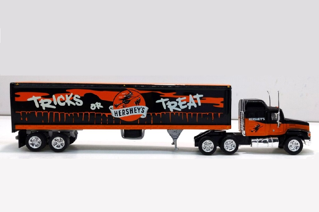 Matchbox Collectibles 92172; Tractor Trailer; Trick Or Treat (Halloween)
